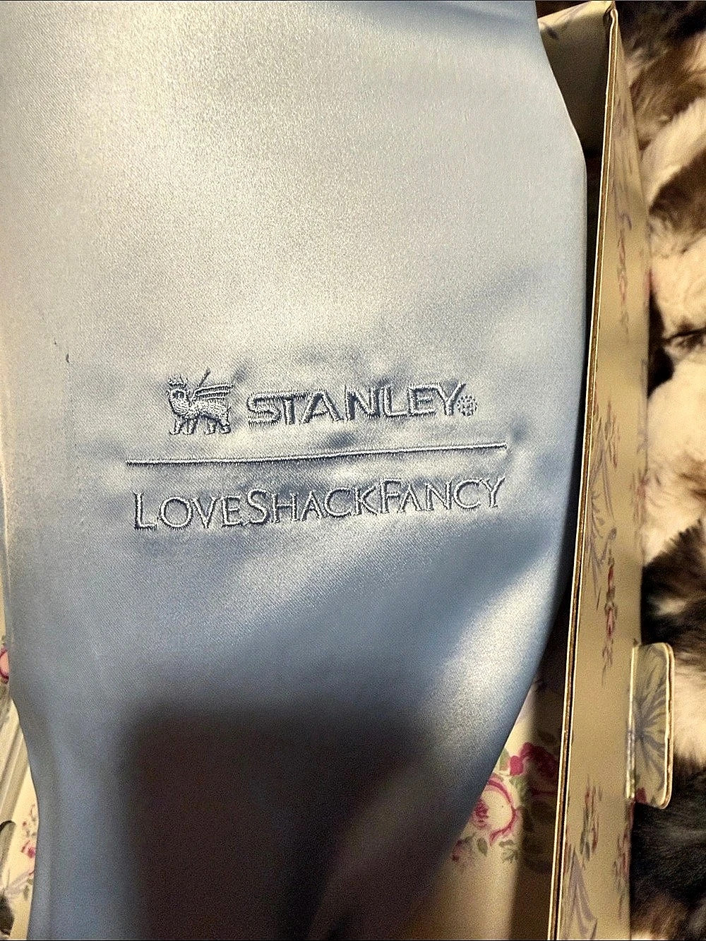 Stanley LoveShackFancy Floral Tumbler in Cream & Pink Like New - Picture 2 of 7